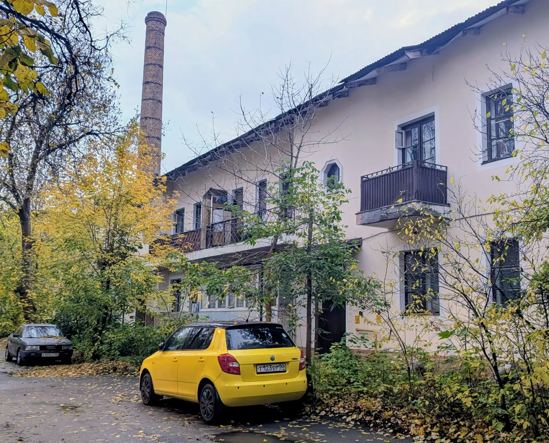 🏢 А вы знали, почему квартал в Перловке прозвали «Тяп-ляп»?