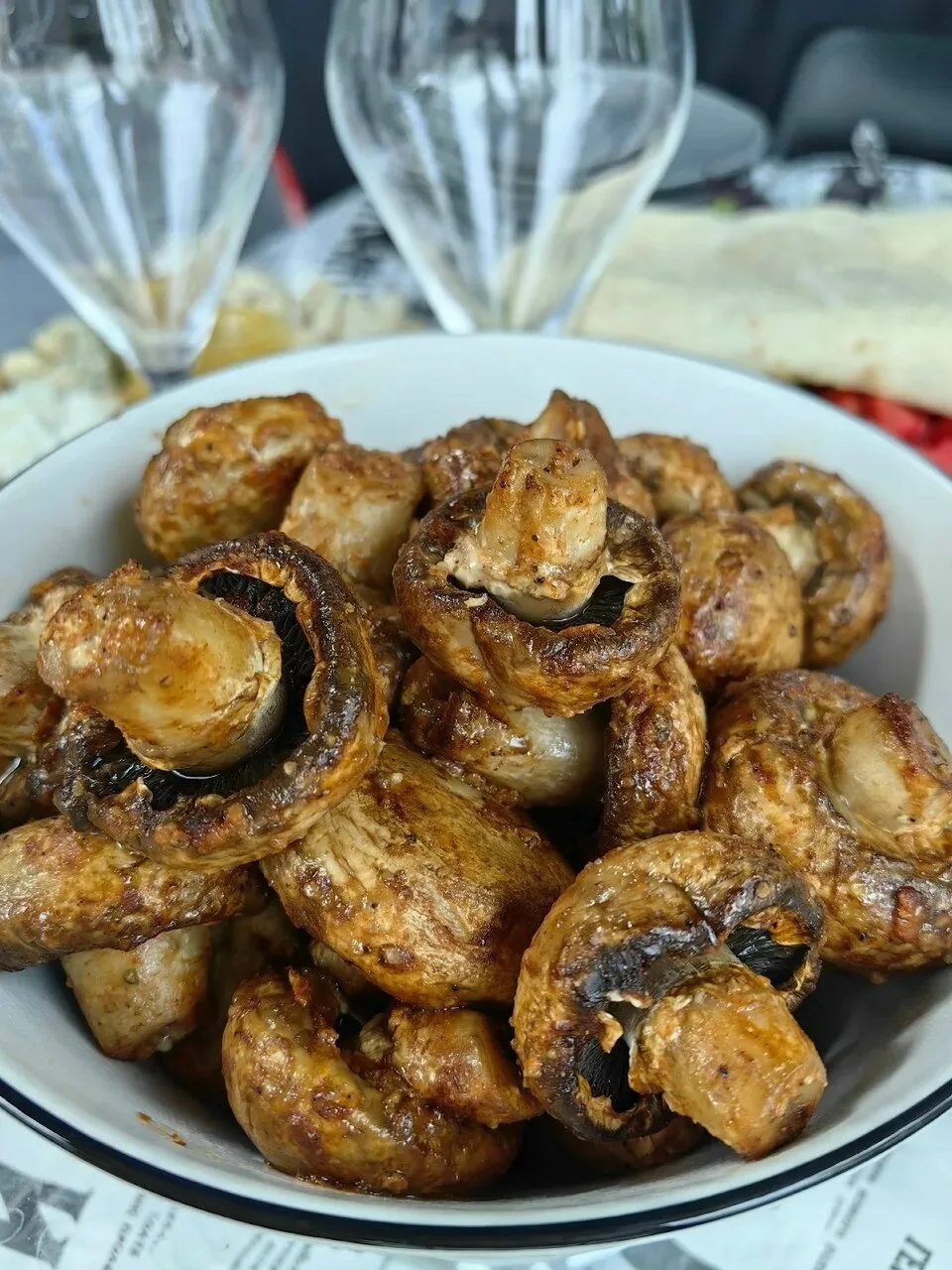 🍄Пару минут на маринад и вкусные грибы даже без мангала будут у вас на столе. Для приг...