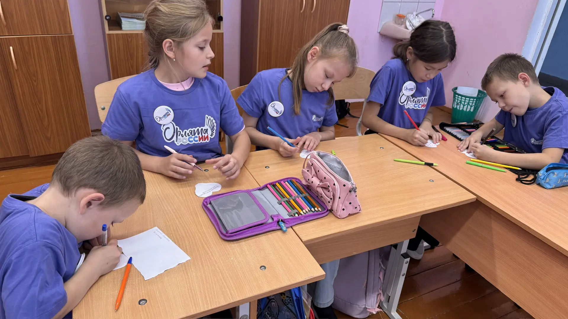 🎉 «Благодарю»: тёплые слова и добрые подарки для любимых учителей!