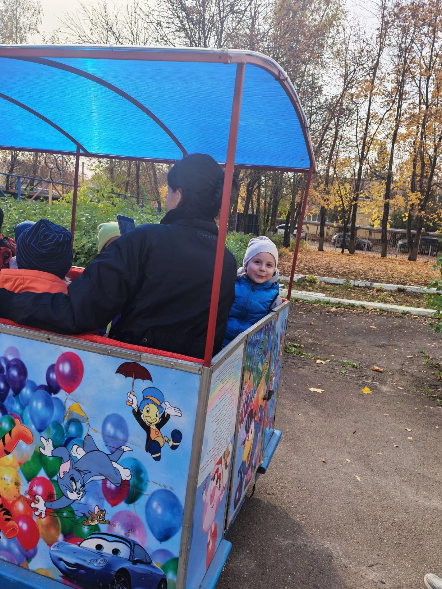Веселый паровозик🚂🏡