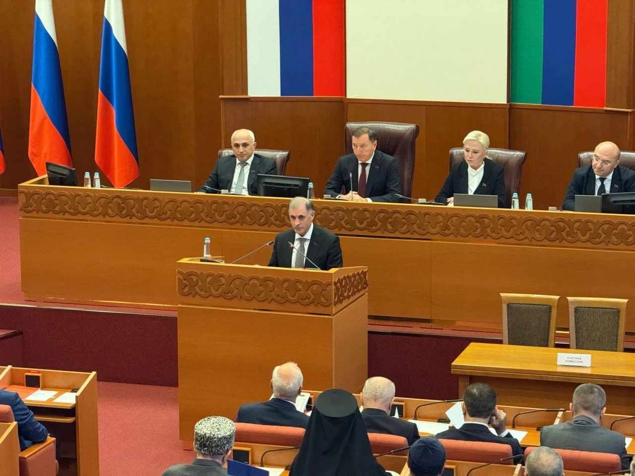Кандидат на пост Главы Дагестана Камил Давдиев выступил с программой перед депутатами