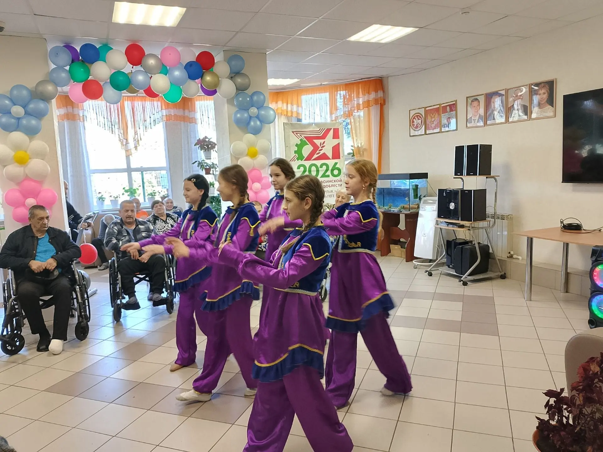 «Подарим лучики добра»: концерт от школы №2 в доме-интернате! ✨