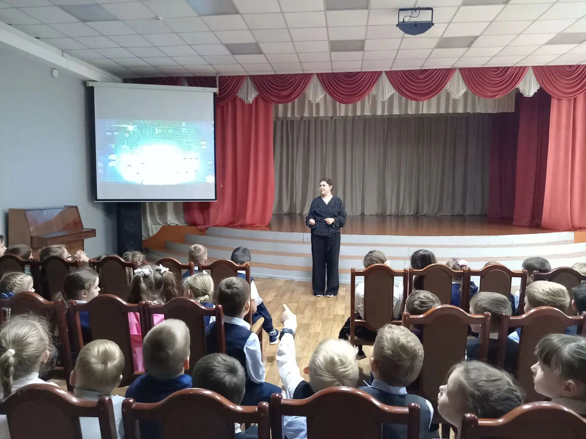 🌟 В рамках КРАЕВОГО СЕМЕЙНОГО ФИНАНСОВОГО ФЕСТИВАЛЯ в МОБУ СОШ № 4 прошло увлекательно...