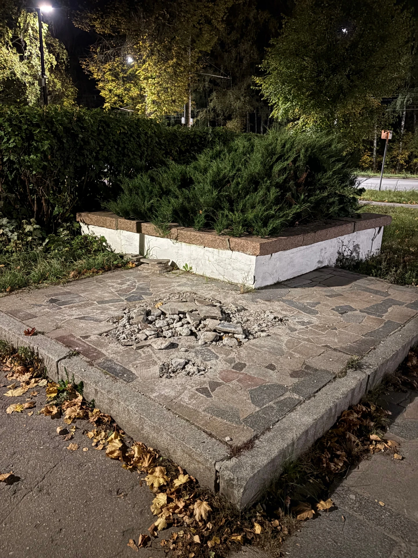Что происходит с парком Советско-Польскому братству по оружию?