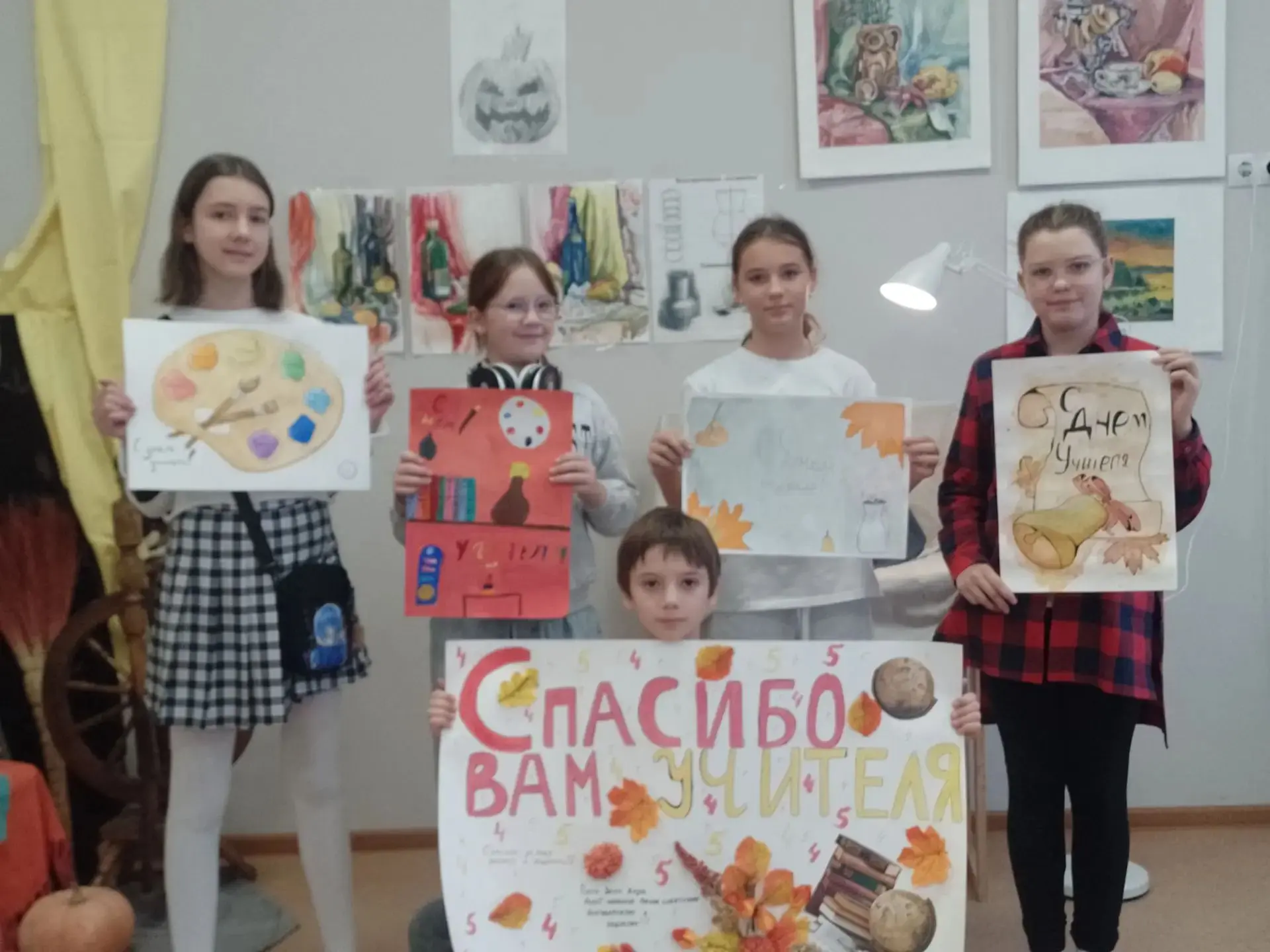В Октябрьской ДШИ прошел яркий и вдохновляющий конкурс плакатов, приуроченный к Дню учи...