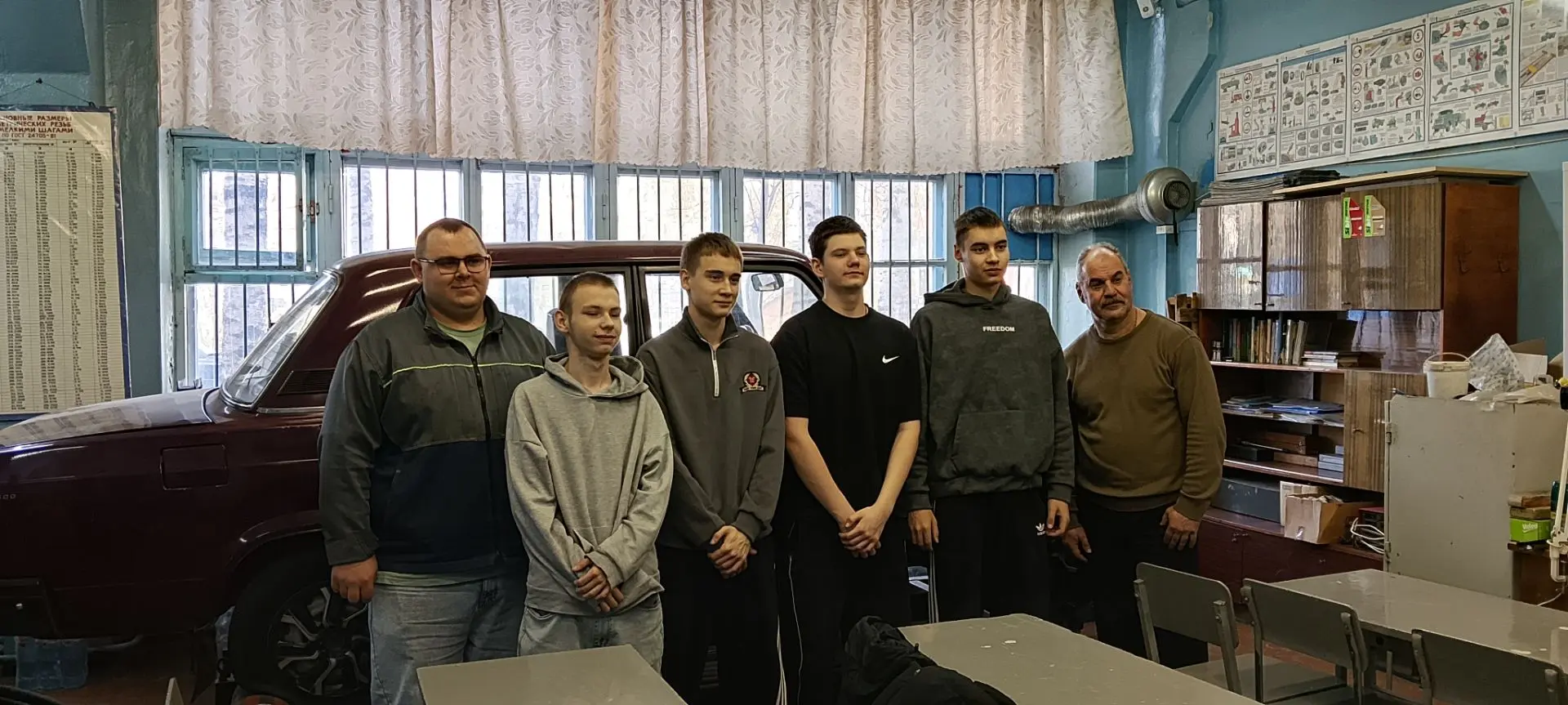 От теории к практике: 9 «В» класс примерил профессию автомеханика