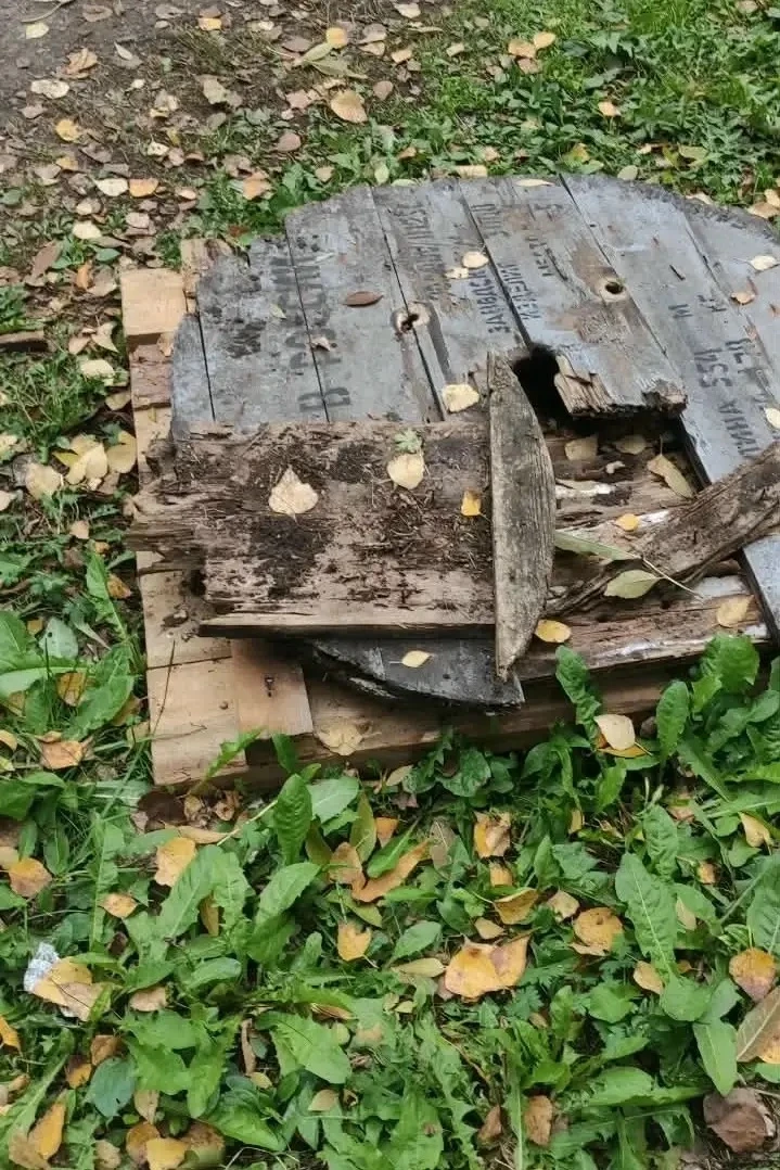 Вчера жители сообщили в соцсетях об опасном люке по улице Октябрьская. Специалисты МУП ...