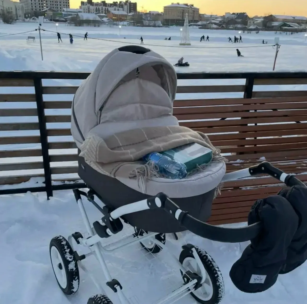 Продам коляску недорого.
