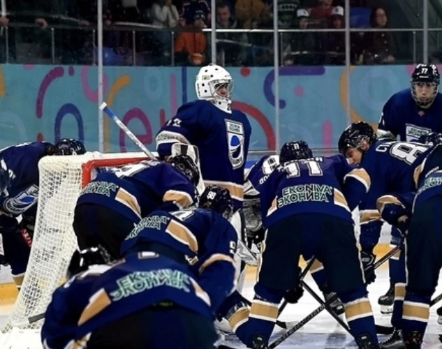 🏒🥅Хоккейный клуб «Калуга» впервые в своей истории возглавил турнирную таблицу ВХЛ.