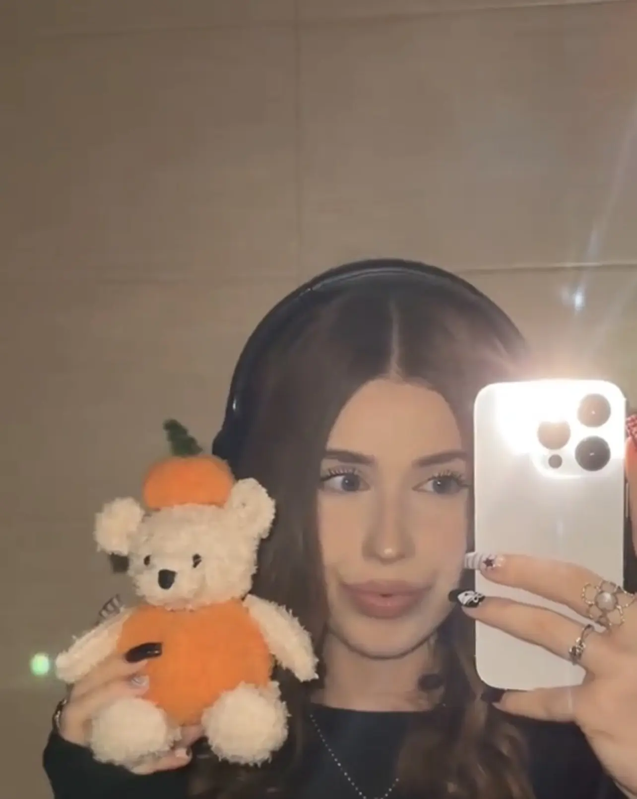 Мишка с тыквой из носков🧡