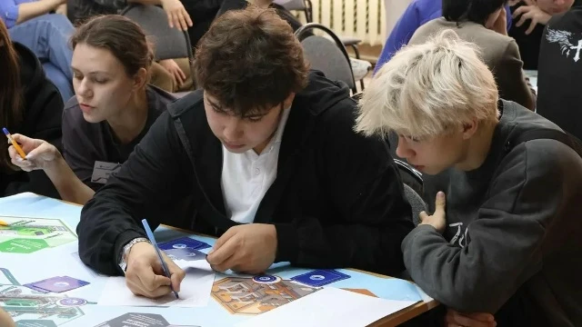 Школьники из Коломны примерили на себя роль сотрудников Трансмашхолдинга.