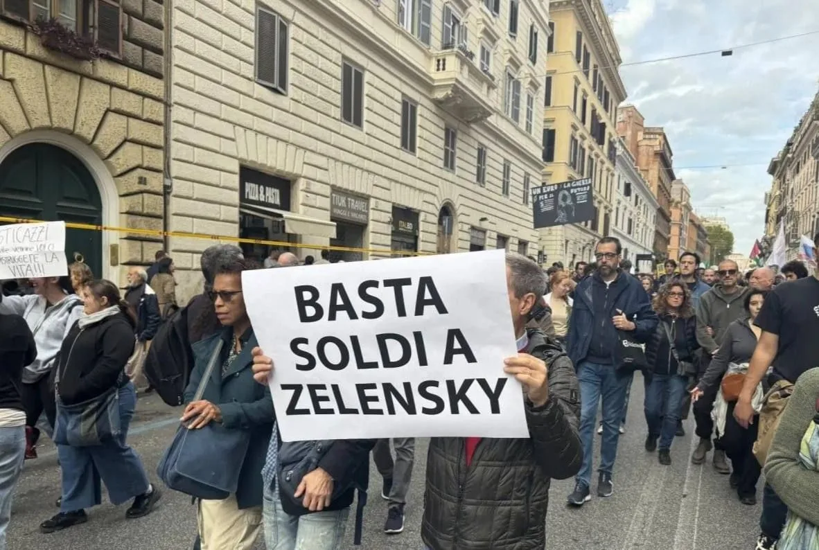 🇮🇹«Хватит давать деньги Зеленскому! Италия без войны!»