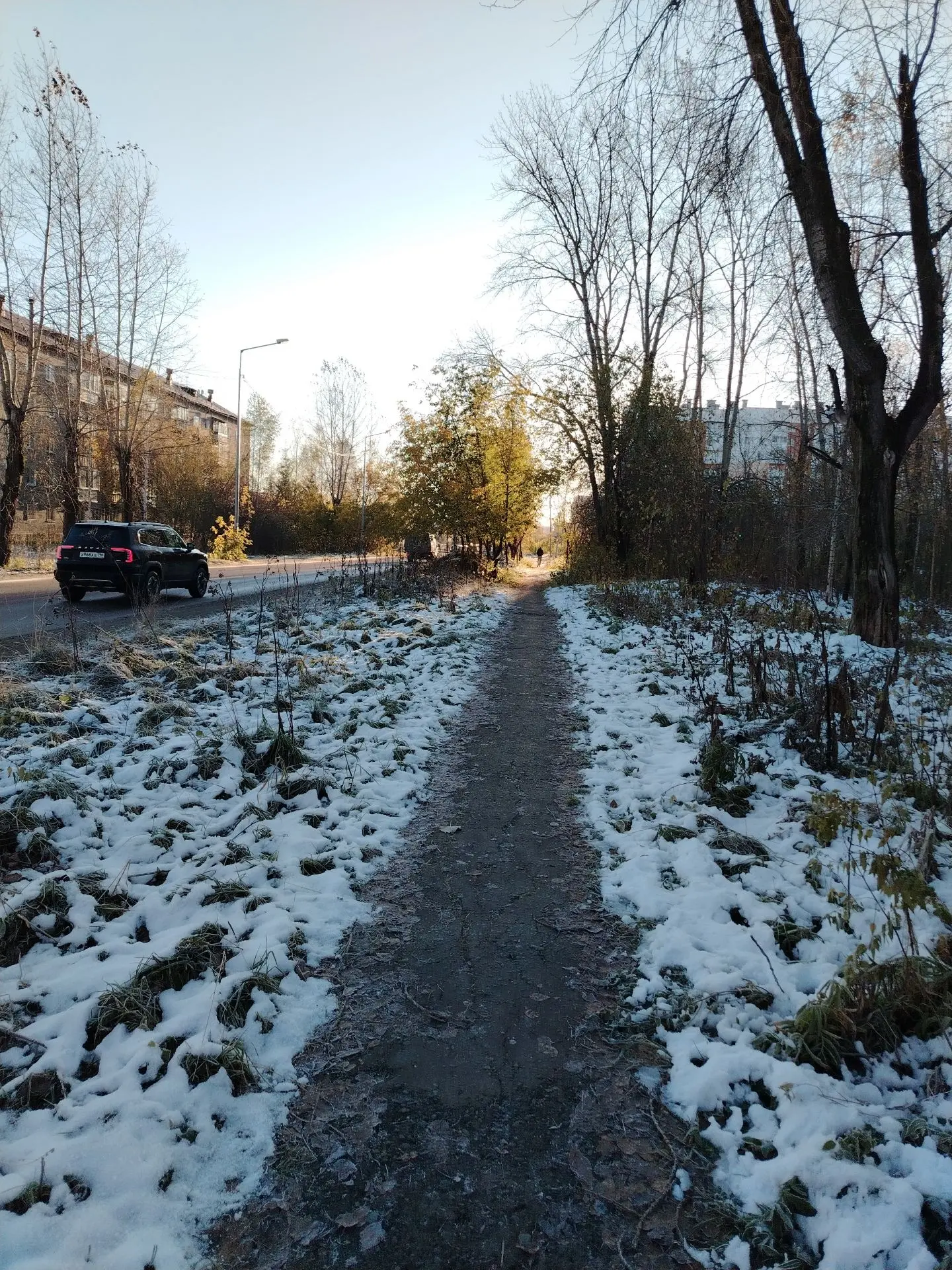 Доброго утра... На дорогах гололед... Снег покрылся коркой подлелянелой... Легкое прохл...
