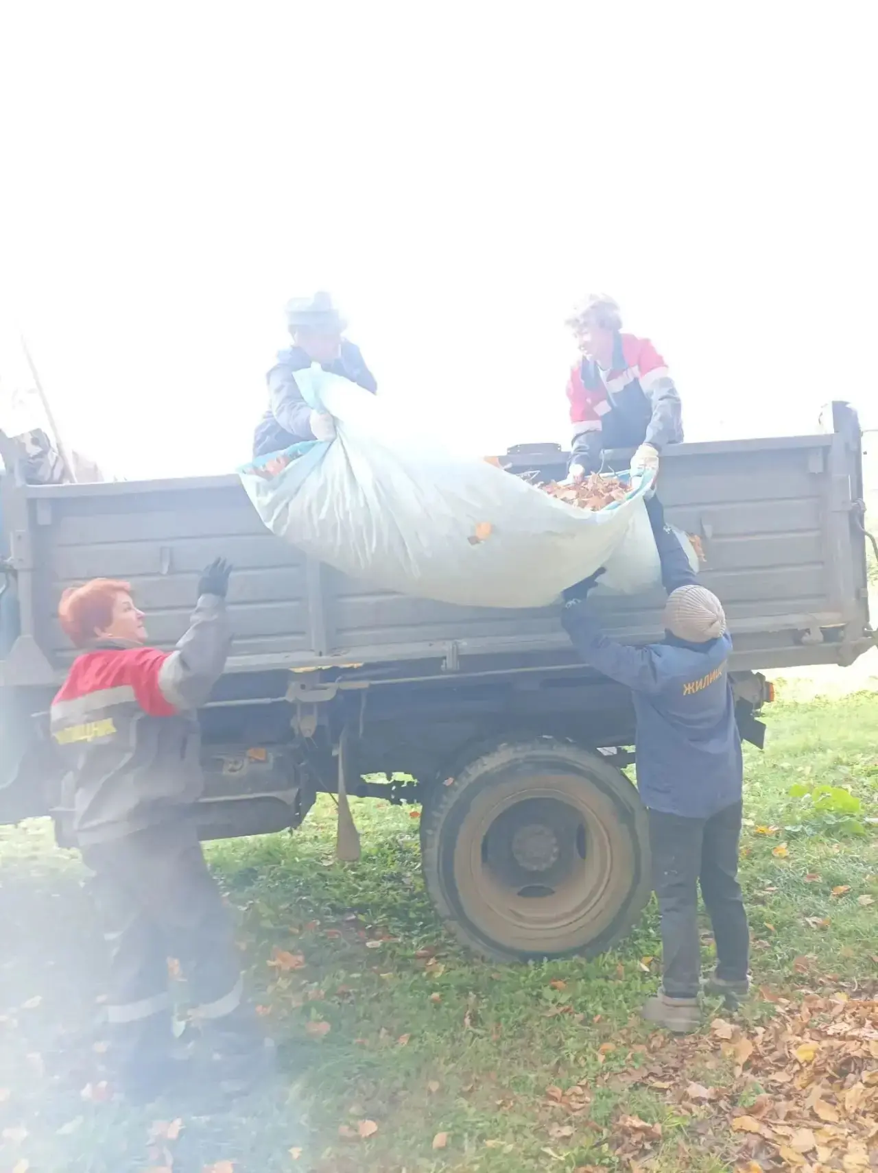 30.09.2026 Уборка листвы по МКД