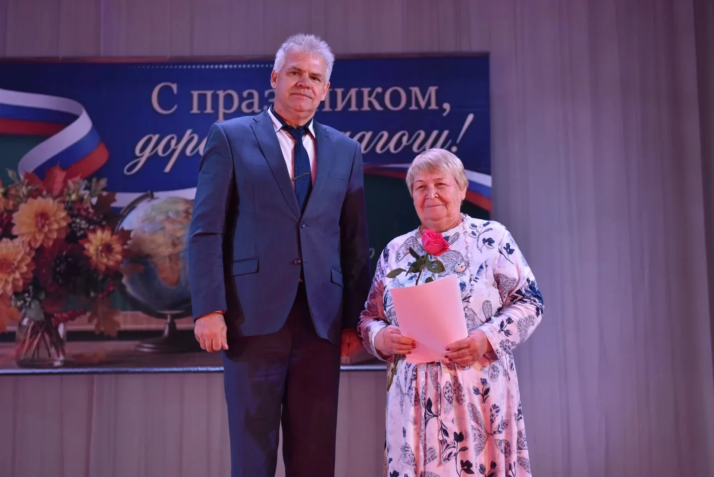 2 октября, в преддверии профессионального праздника, в Молодёжном центре состоялась тор...