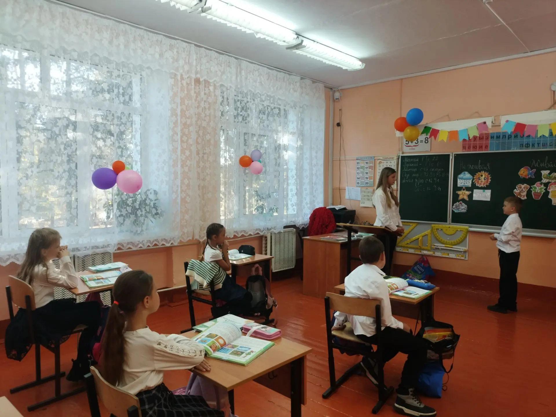 Немного ретроспективы о событиях, происходивших в классах на уроках новых учителей в Де...
