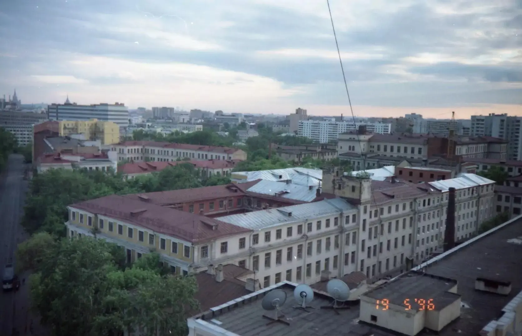 19 мая 1996 года. МИИТ, 1 корпус. ул. Образцова д. 22.