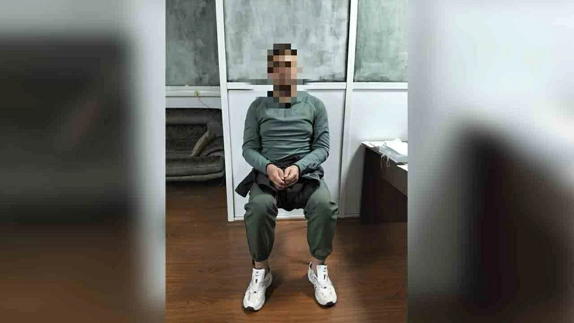 Во Владивостоке полицейские прервали карьеру криминального связиста — местного жителя, ...