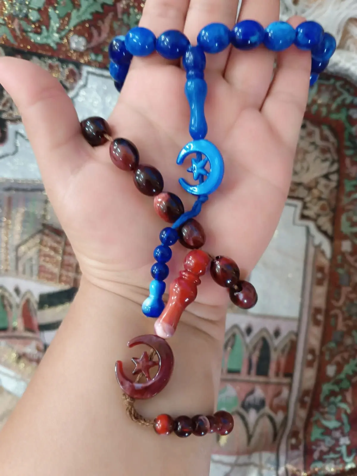 Белүегезчә, намазны укып бетергәч, утыз өчәр тапкыр “сөбханаллаһ”, “әлхәмделилләһ”, “Ал...