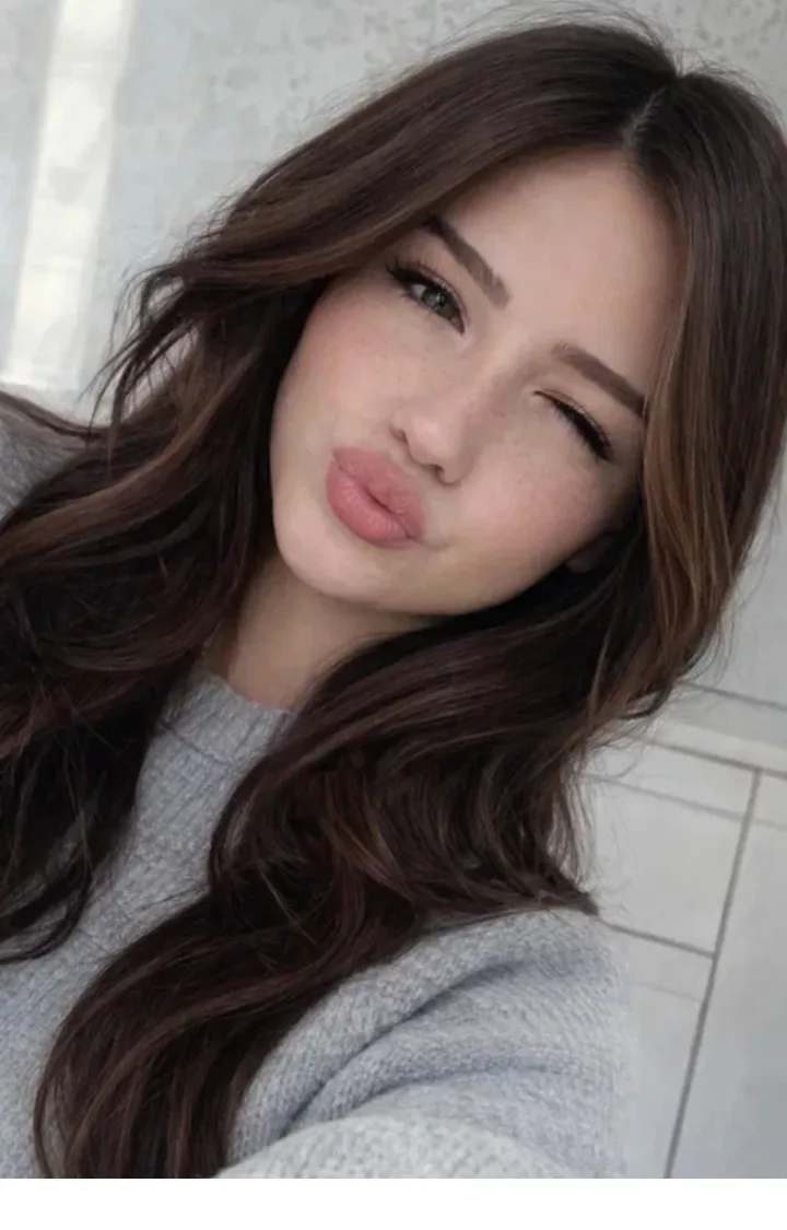 👧 ПОЛИНА, 18