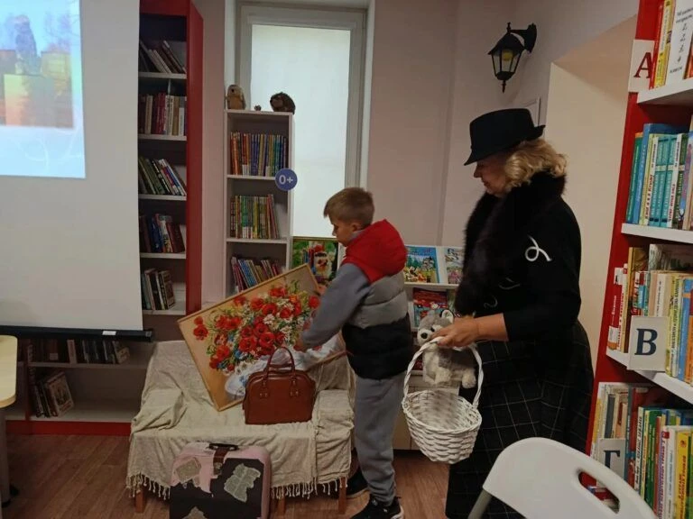 📚 ДАМА СДАВАЛА В БАГАЖ…