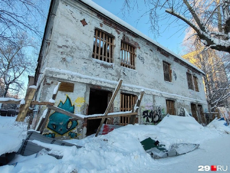 🏛 Архангельский бизнесмен приобрёл два сгоревших памятника архитектуры