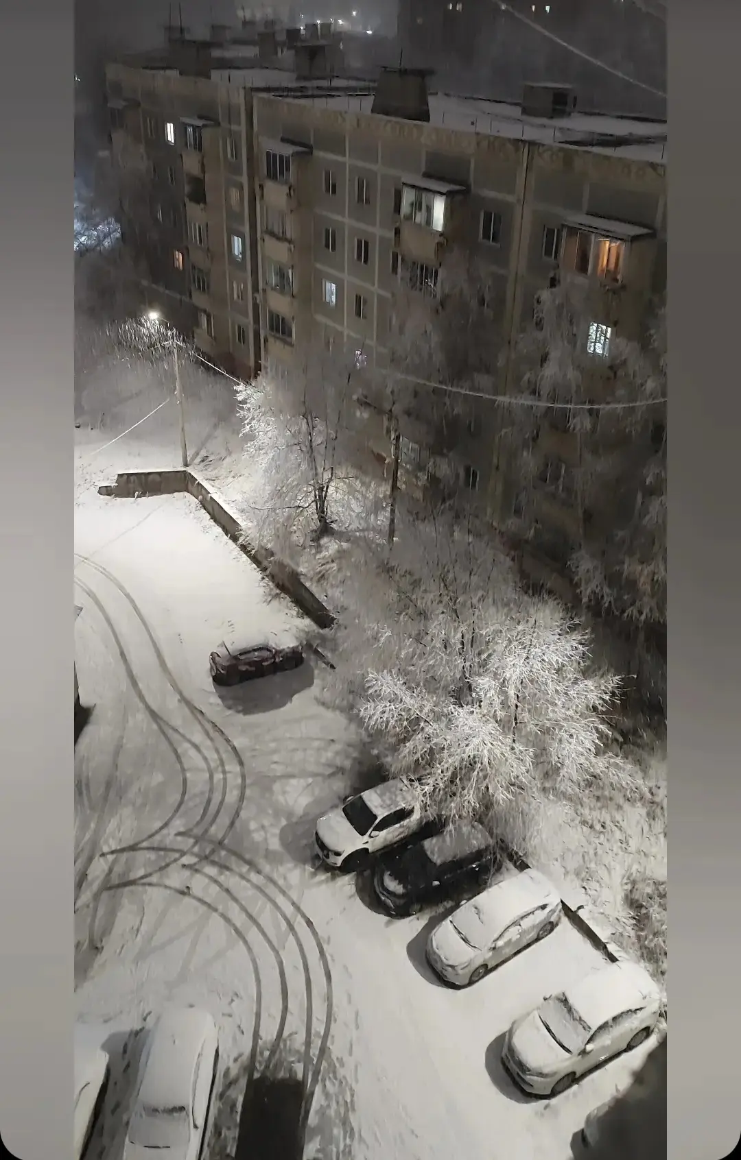 Вчера северная столица Тында принарядилась по-зимнему.