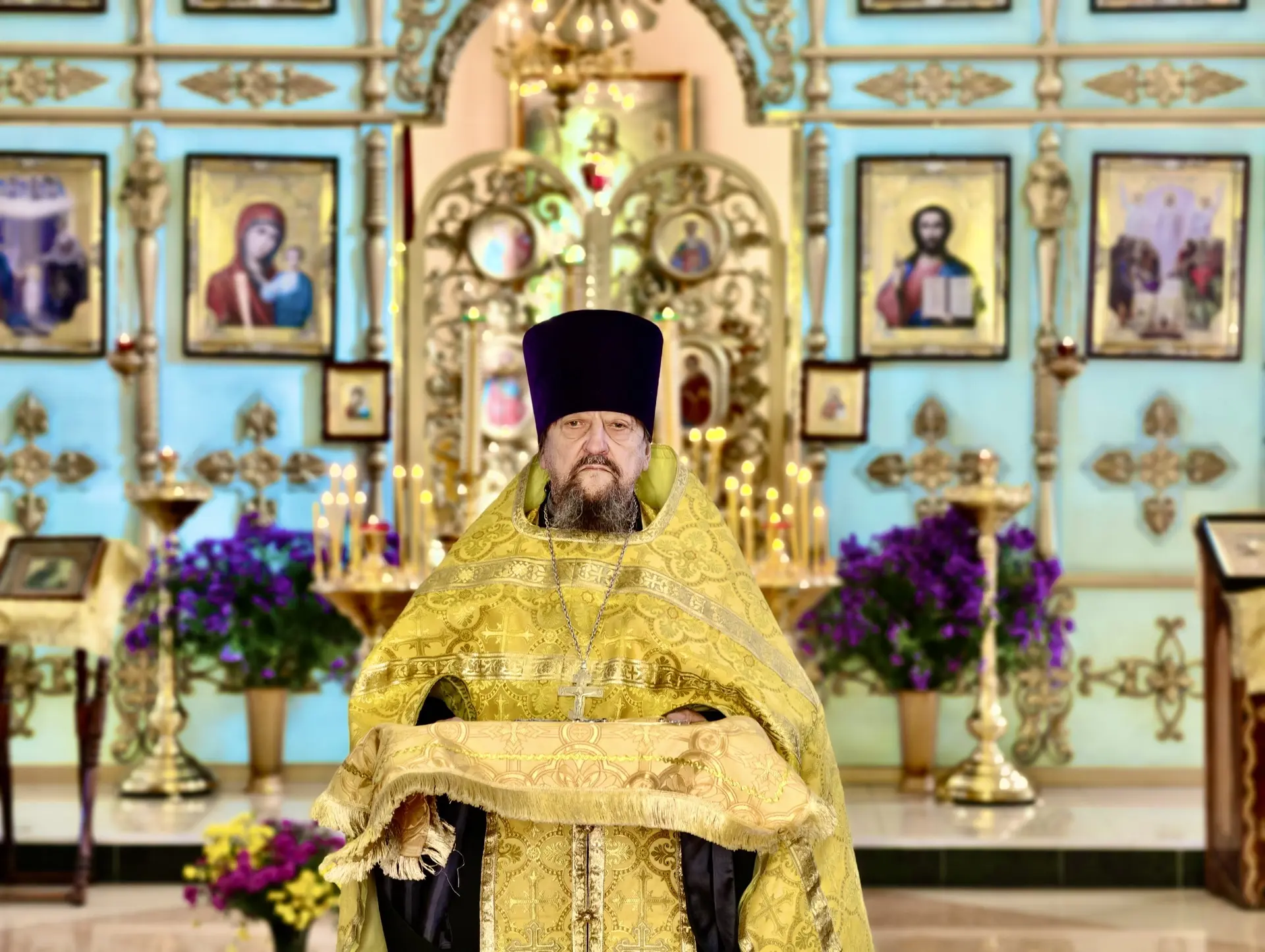 Правящий архиерей возглавил всенощное бдение в храме поселка Кировский