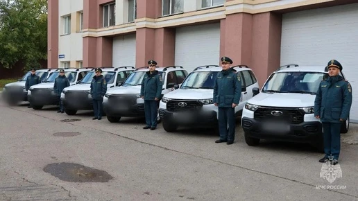 Нижегородским сотрудникам Госпожнадзора вручили ключи от спецмашин и награды