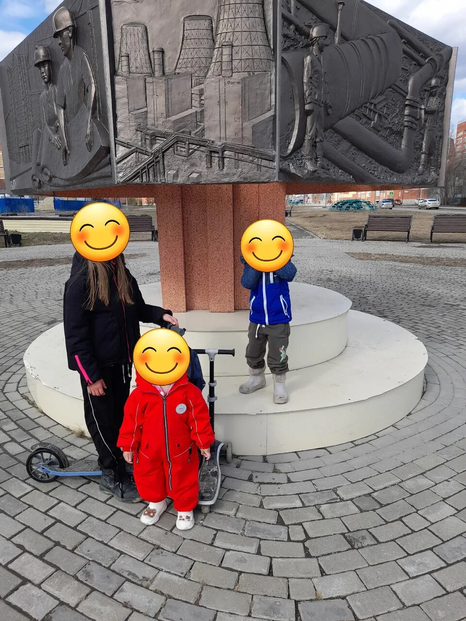 Не совсем добрый день. Возле стоянки ЦСП, Загородных 7а, у дочки украли подростковый са...