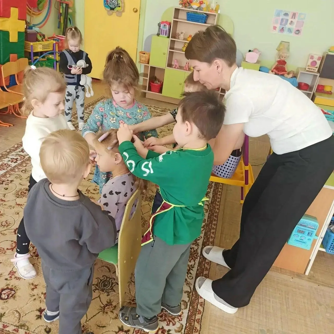 Воспитанники группы «Клубничка» детского сада № 5 города Алатырь Чувашии в рамках респу...