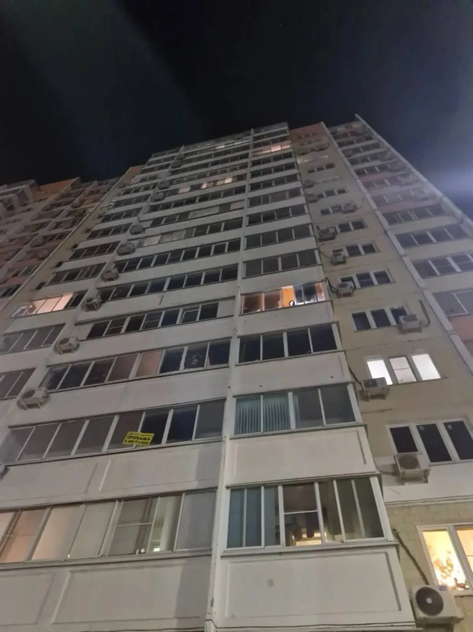 Платона Кляты 15. Припарковал машину сзади дома. Сработала сигнализация,  дважды.