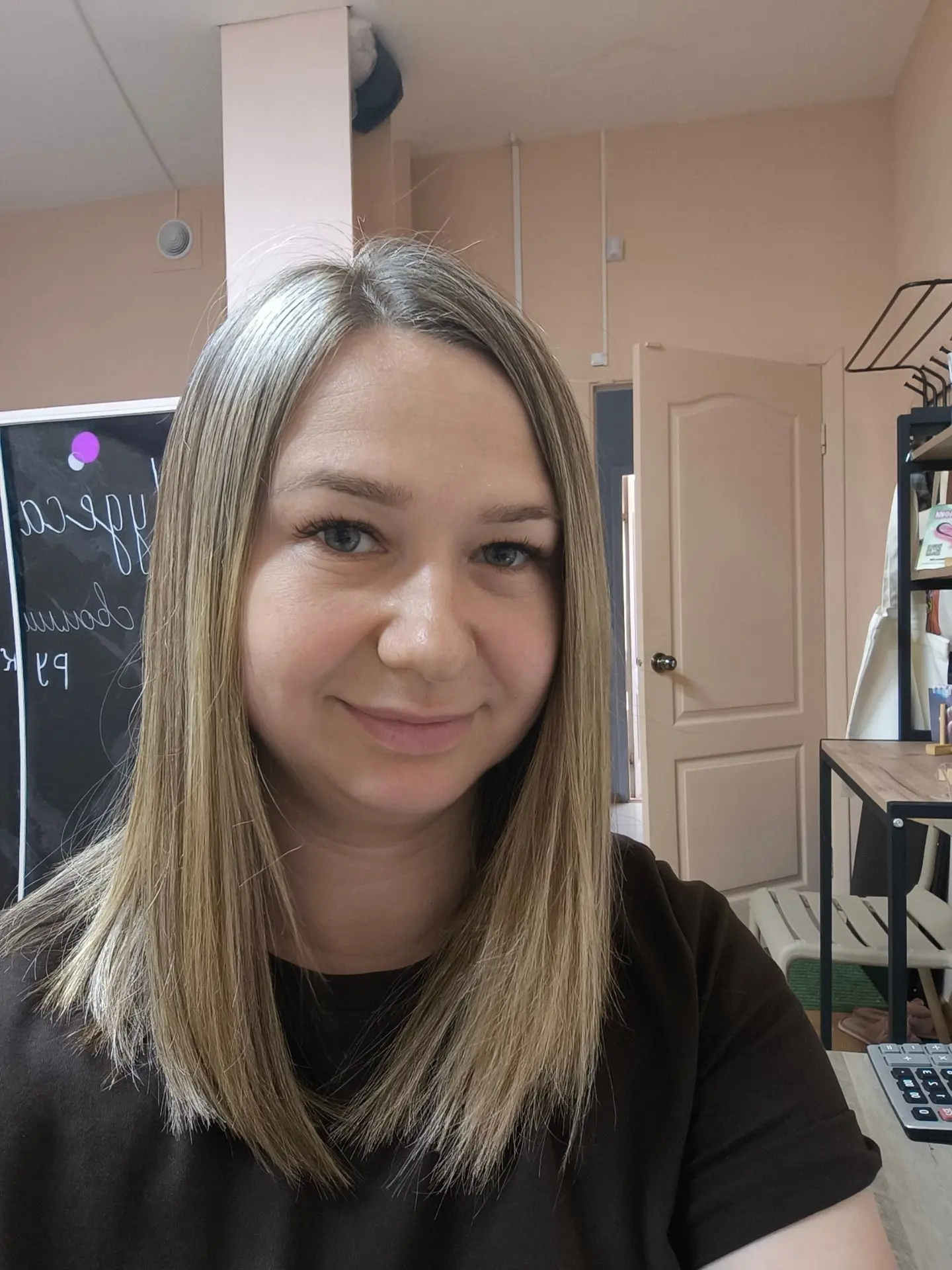 Как вы уже заметили, я решила подстричь волосы.