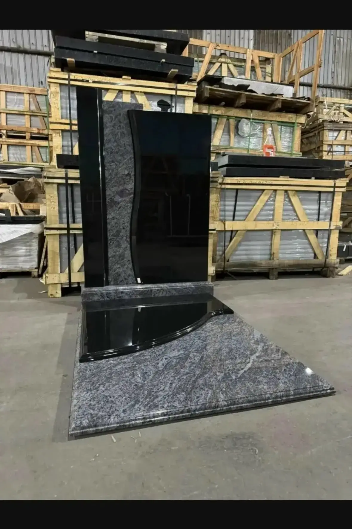 Продажа и установка памятников из гранита и мраморной крошки.Работа любой сложности.Раб...