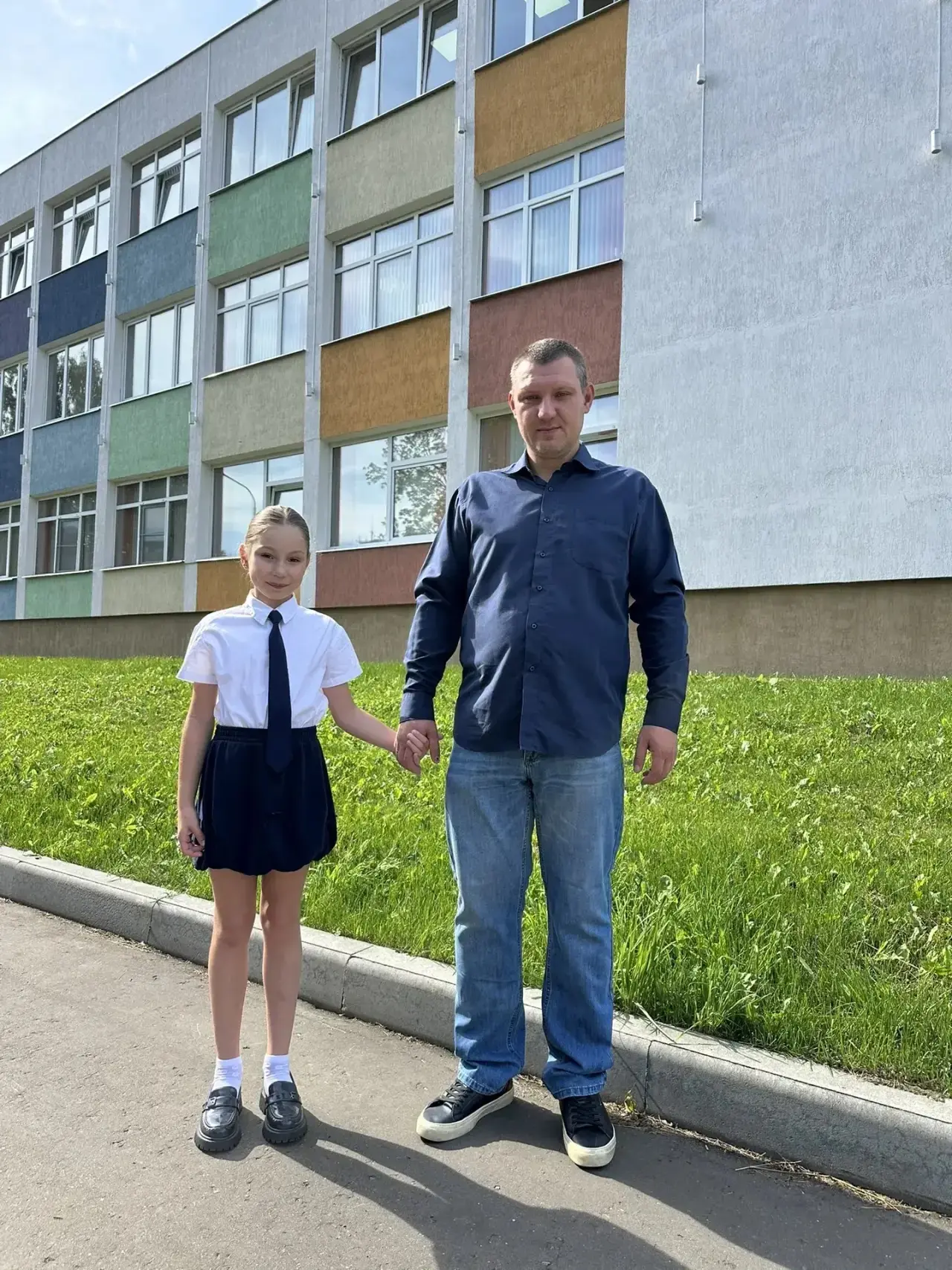 Мой папа — самый лучший, потому что он настоящий герой  СВО и защитник Родины! Я очень ...