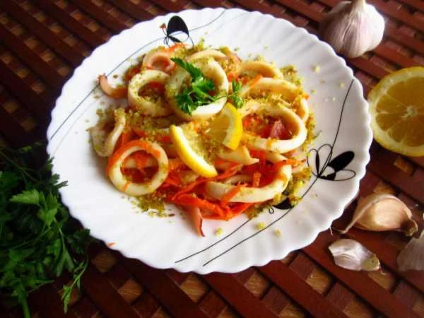 🦑 Кальмар с морковью и хлебной крошкой