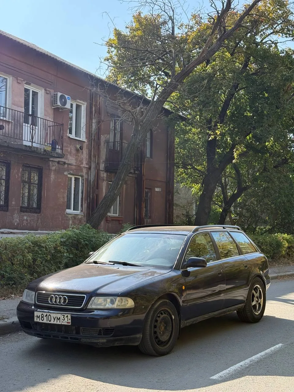 🏎 Audi A4 1998 год 2.4 МТ — 125.000₽