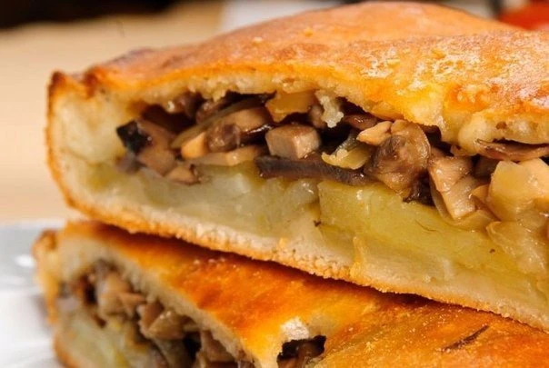 Слоёный пирог с грибами и картофелем