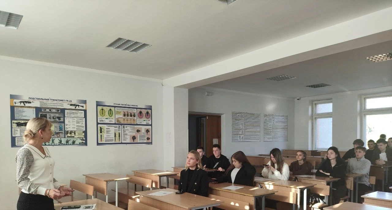 🔈 Студентов ДГУЮ Минюста России знакомят с возможностями информационно-библиотечного ц...