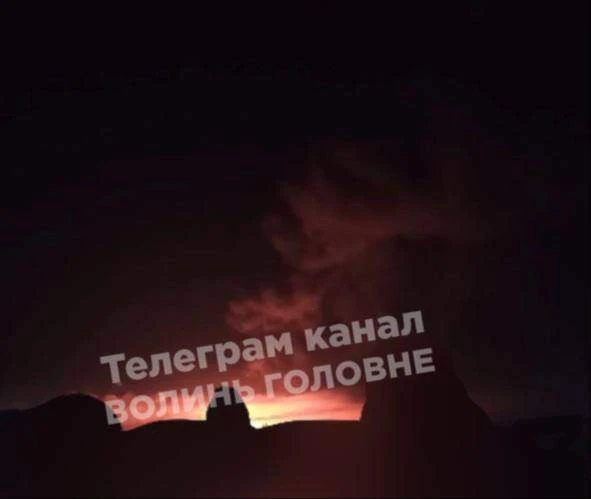 🔥В Луцке (Волынская область) этой ночью прикурили нефтебазу «Грандтерминал», горят рез...