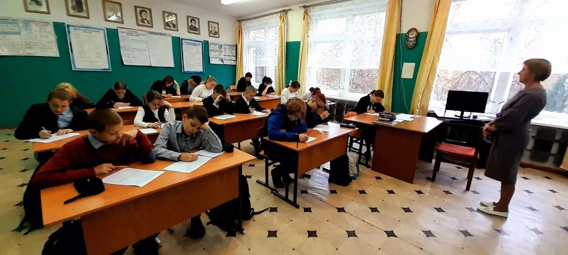 Сегодня 09.10. обучающиеся 4 - 11 классов проверяли свои знания в школьном этапе ВсОШ п...