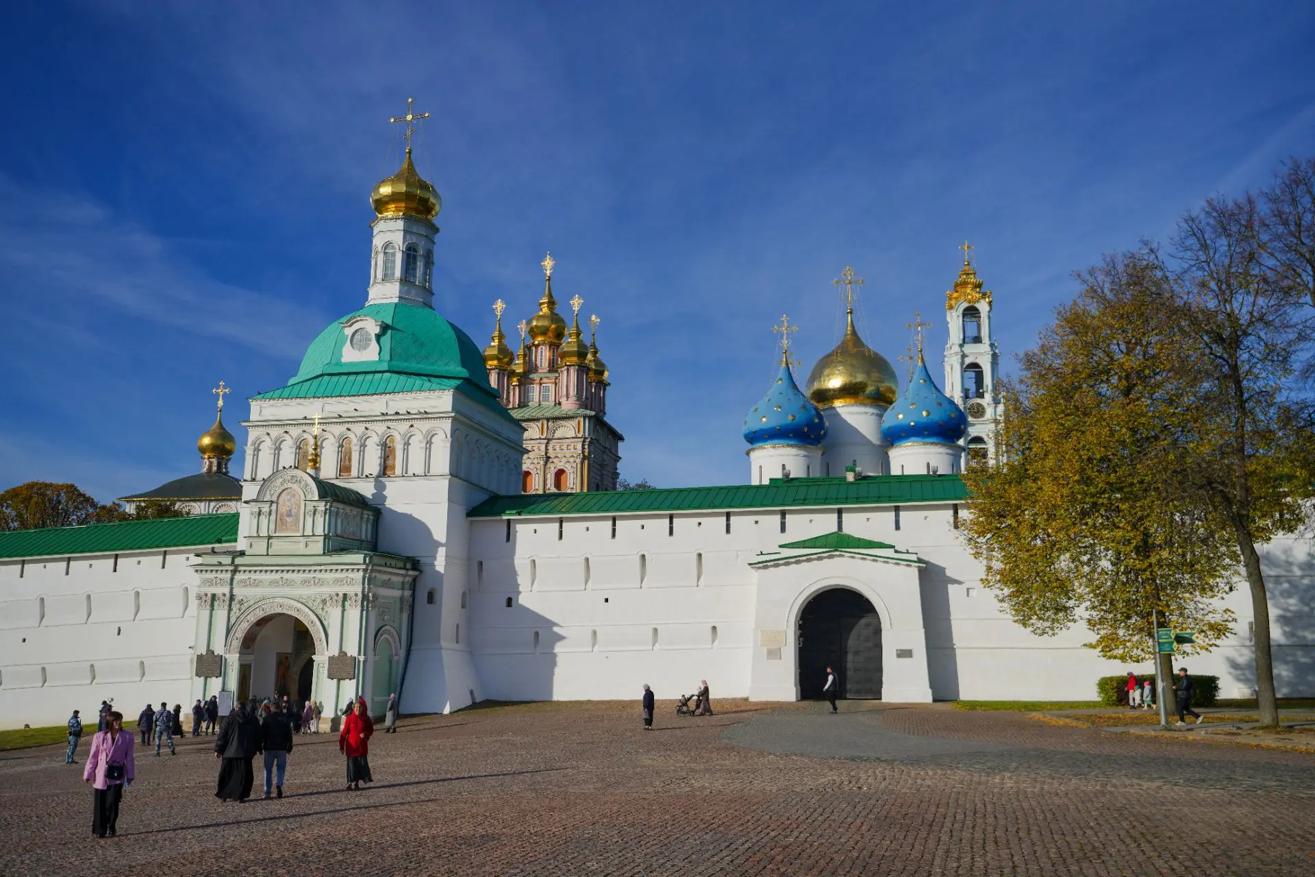 В день преставления преподобного Сергия, игумена Радонежского, чудотворца, митрополит Н...