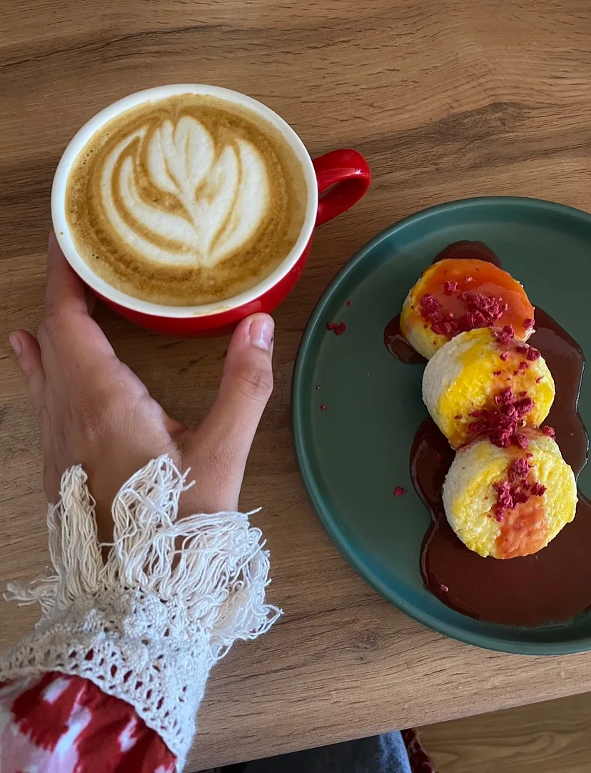 Хотите получить такое идеальное утро на двоих абсолютно бесплатно? 🥐☕️ С сегодняшнего ...