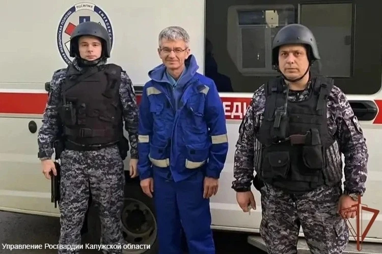 🚨 Встретил скорую с ножом и битой: в Калуге пришлось вызывать Росгвардию