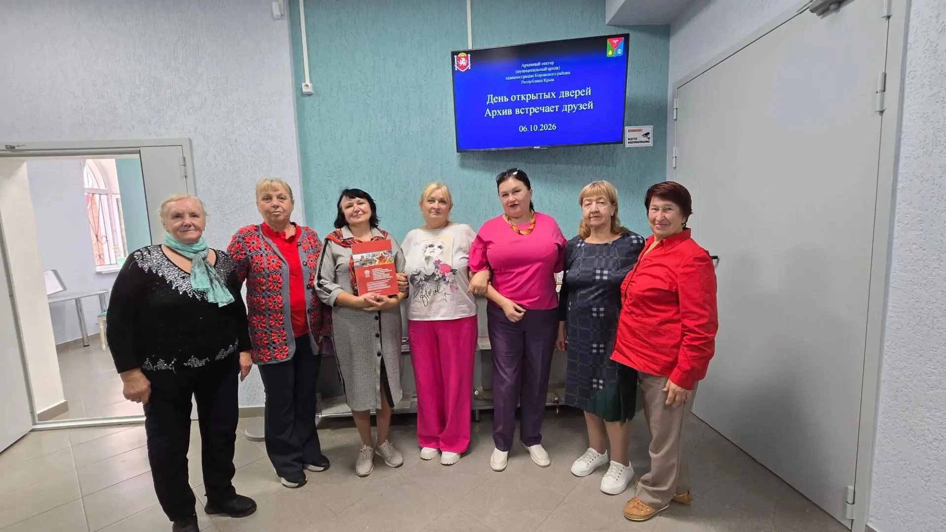 Жителей Кировского района ознакомили с деятельностью муниципального архива