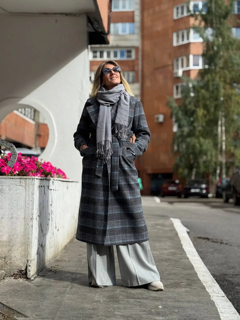 🪽Сочетание, которое работает без лишних усилий: пальто в клетку становится основой, бр...