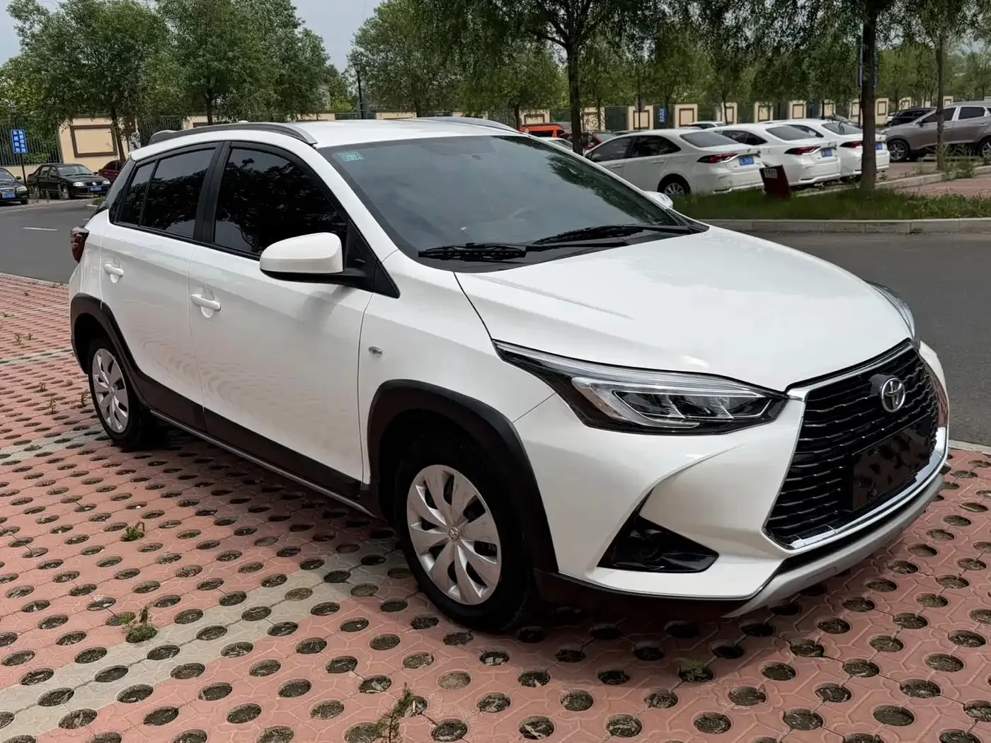 Купили TOYOTA YARIS L 1.5 л, 112 л.с., бензин, вариатор, передний привод для Ивана