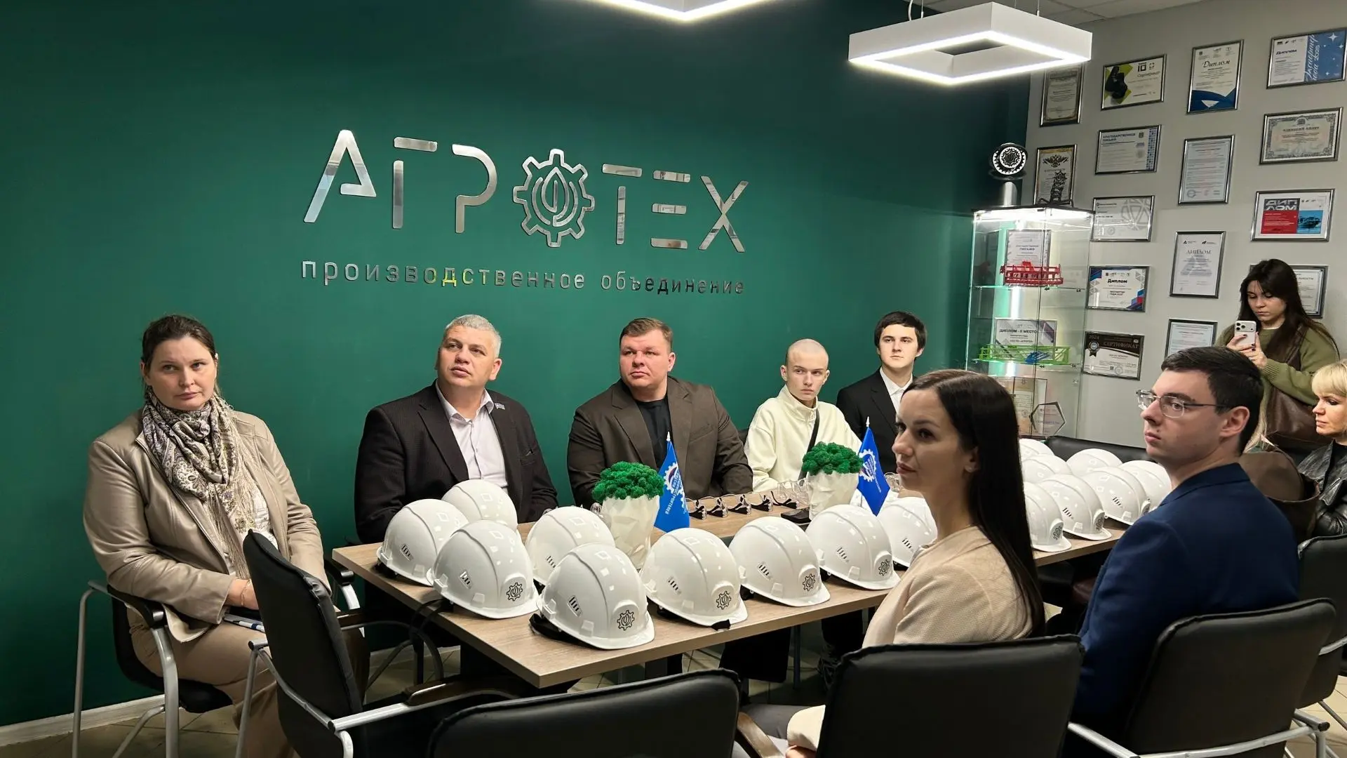 Константин Кутейников познакомился с работой производственного объединения «Агротех»