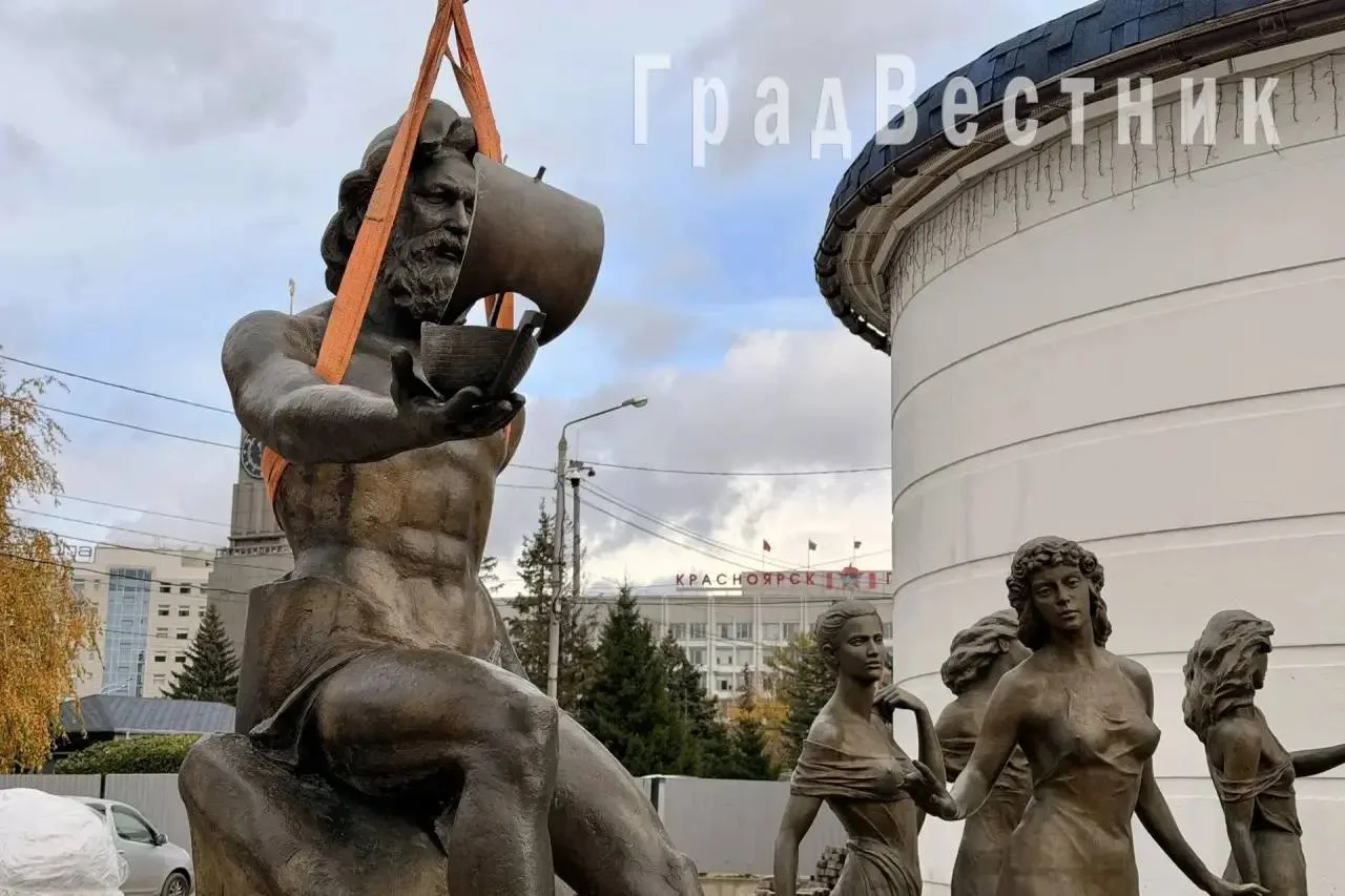 Фигуры фонтана «Реки Сибири» возвращаются на Театральную площадь.