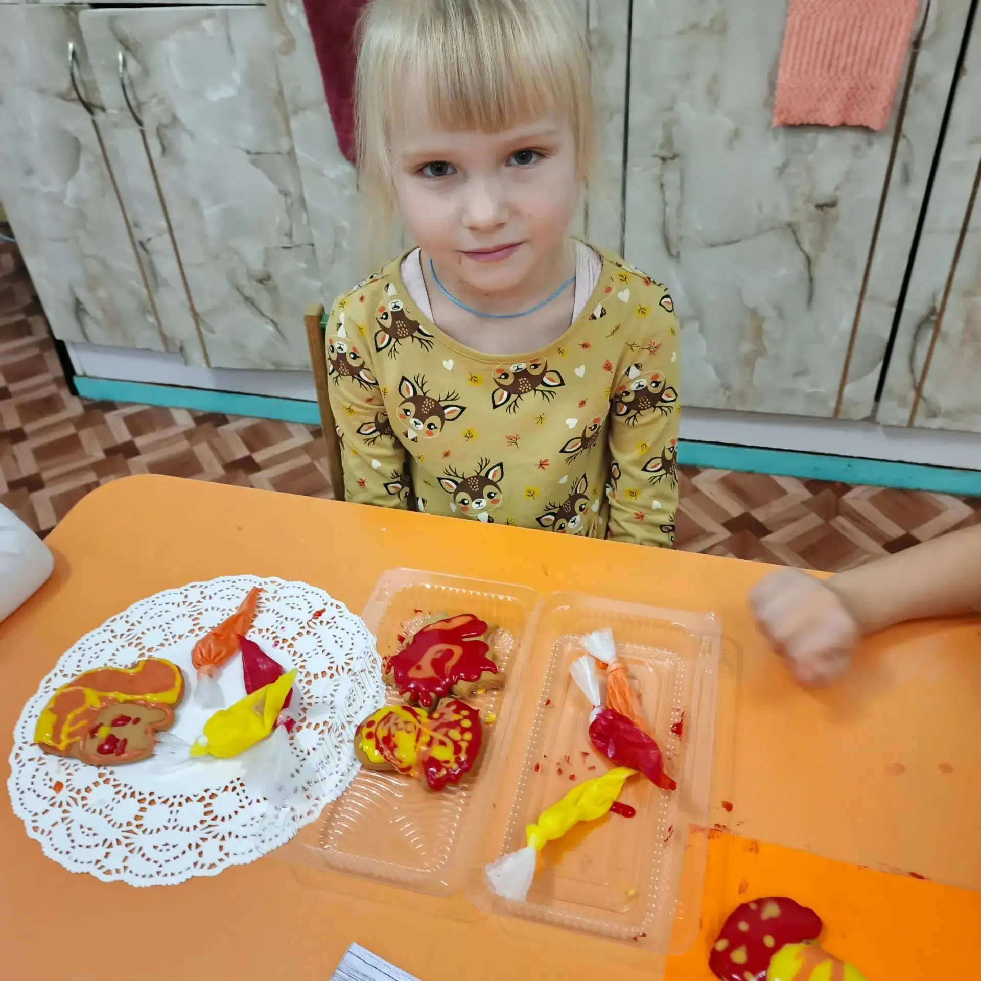 Каждый ребенок любит вкусные мучные изделия.